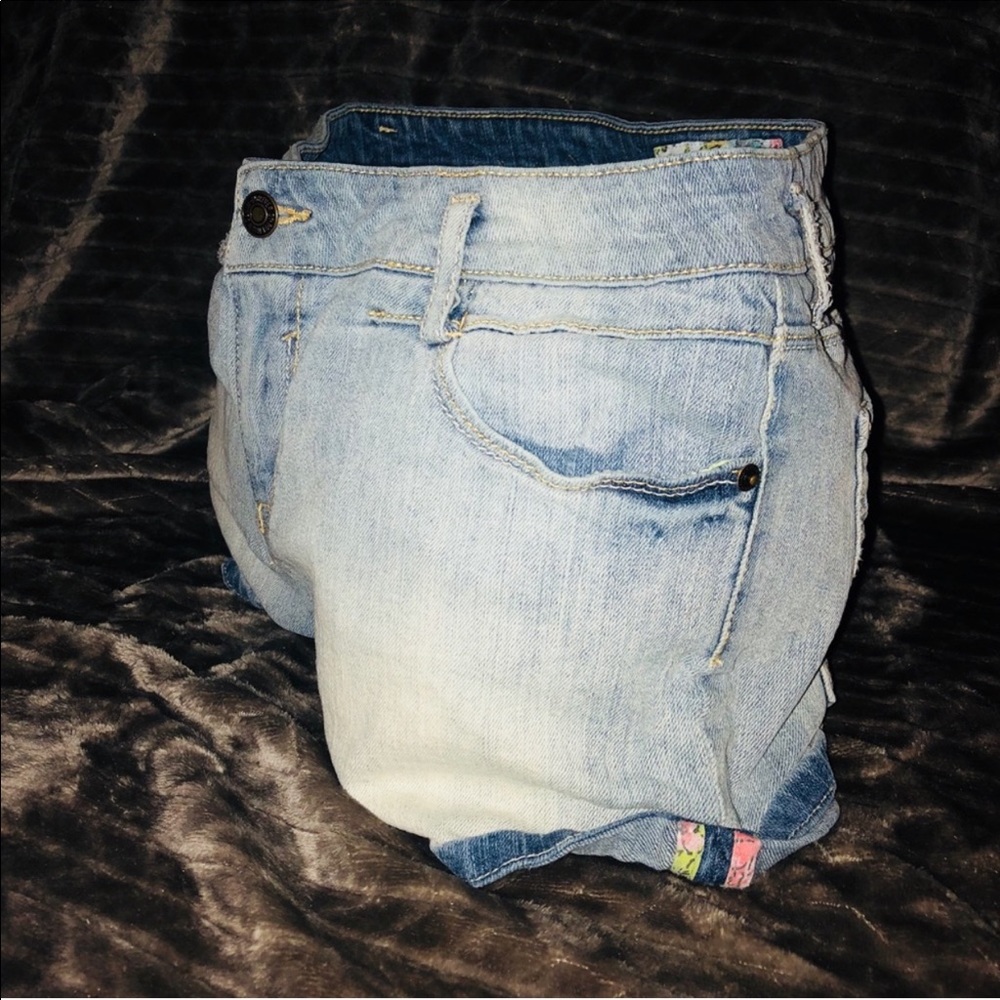 Forever 21 Denim Shorts Flower Pockets GUC Size 30